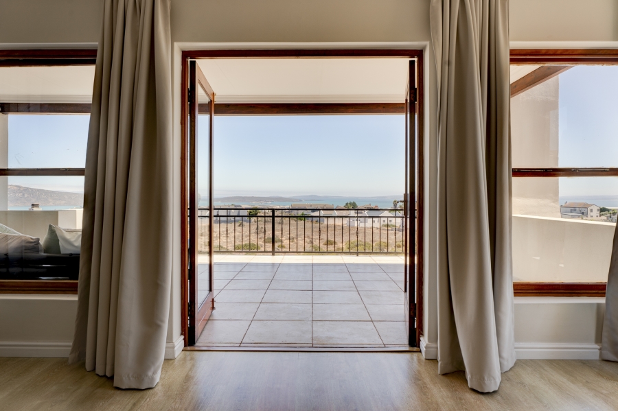 4 Bedroom Property for Sale in Myburgh Park Western Cape